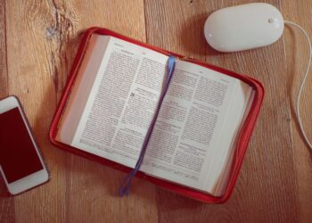 Os melhores Softwares e Apps para estudar a Bíblia